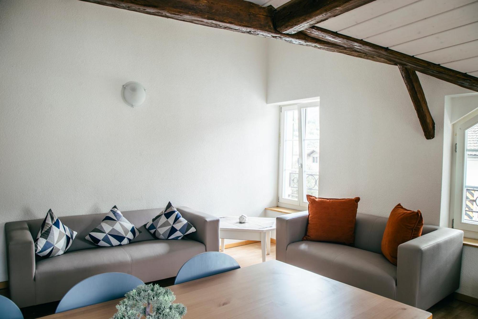 Nimbuzzz Apartments Unterseen الغرفة الصورة