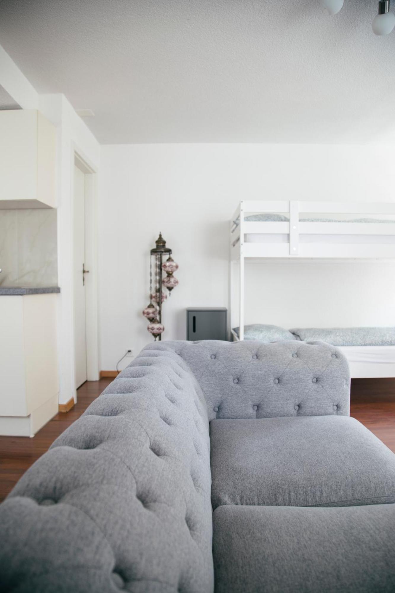 Nimbuzzz Apartments Unterseen الغرفة الصورة
