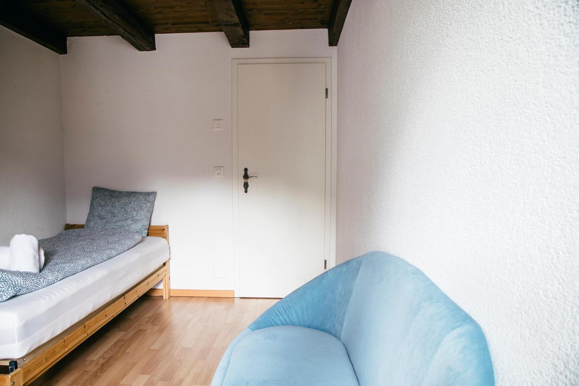 Nimbuzzz Apartments Unterseen الغرفة الصورة