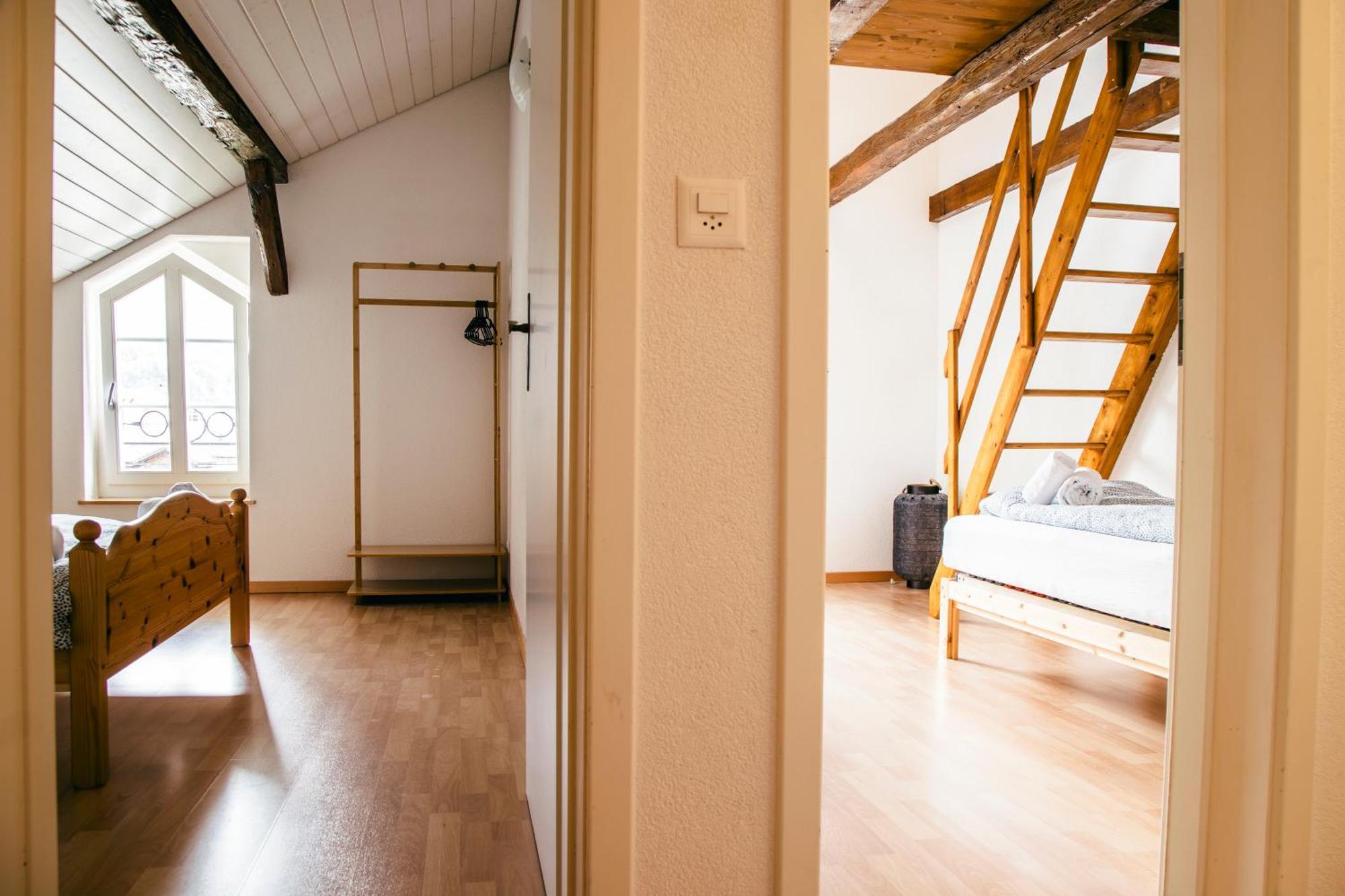 Nimbuzzz Apartments Unterseen الغرفة الصورة